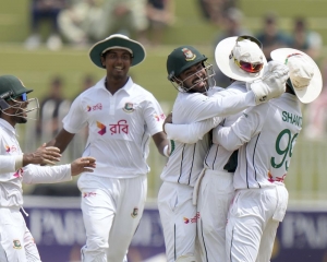 Bangladesh wins toss, elects to field against struggling Pakistan in second test