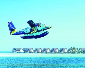 ISLAND HOPPING IN THE MALDIVES