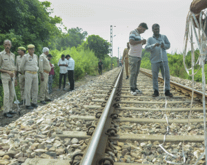 LPG cylinder, petrol bottle, matchboxes found on tracks in Kanpur; cops say attempt to derail Kalindi Exp